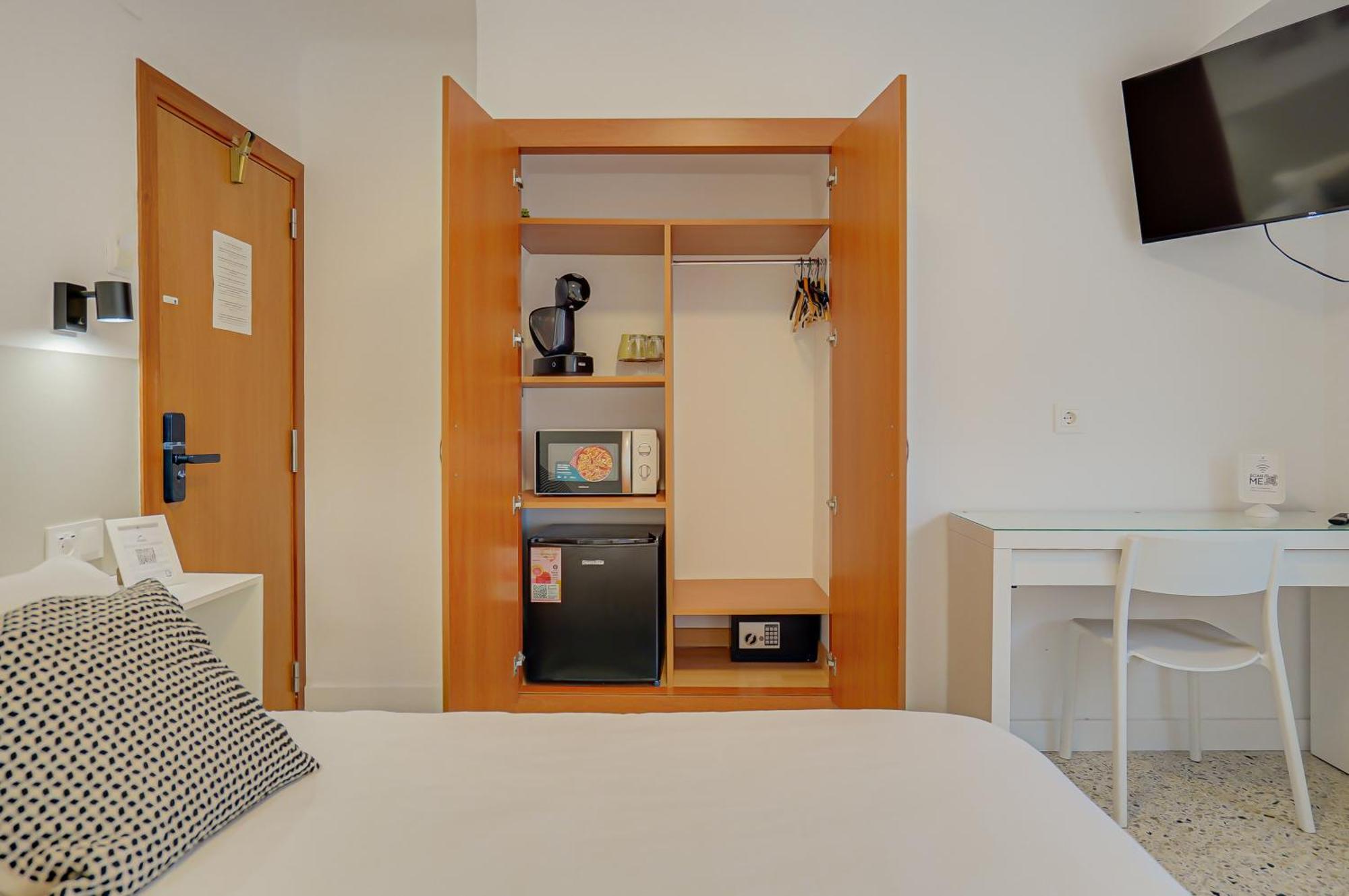 Hostal Y Apartamento Moli De Mar โยเรตเดมาร์ ภายนอก รูปภาพ